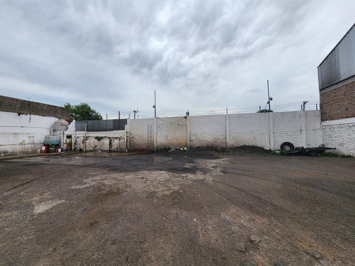 Imagen 4 de 17 de Galpón Industrial Semi Cubierto 700 M² S/ 2.050 De Lote - Oficinas, Baño Y Vestuario- Tablada