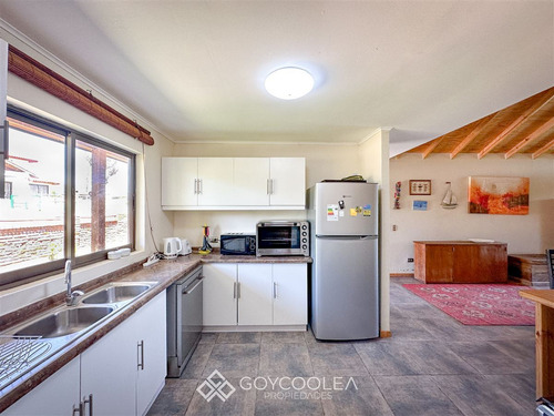 Casa En Venta De 4 Dorm. En Las Cabras