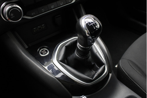 Nissan Sentra 2.0 Advance Mt