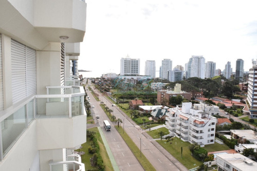 Apartamento En Brava, 2 Dormitorios *- Ref: 1116