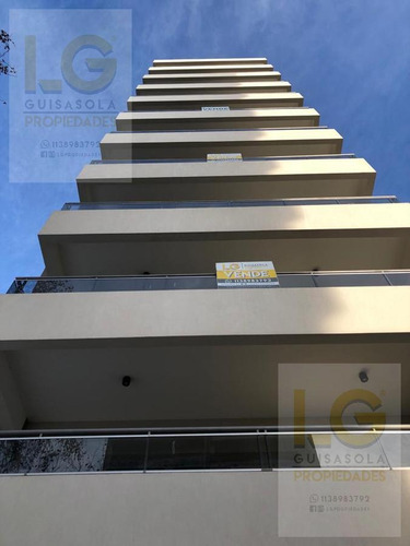 Imagen 8 de 30 de Departamento En Venta De 3 Ambientes Con Cochera En Quilmes - Pisos De Categoria