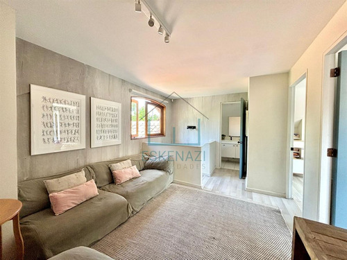 Remodelada!! Impecable Casa En Venta De 5 Dorm. La Dehesa.