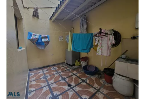 Apartamento Segundo Piso En Aranjuez, Medellín(mls#248482)