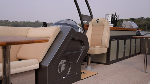 Lancha Pontoon F Boat 9500 Duplo Deck, Com Motor Mercury 300