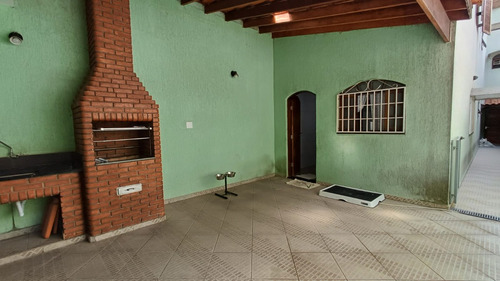 Sobrado À Venda | 3 Quartos | Suíte Com Hidro | Financiamento Disponível!