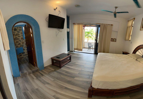 Casa Con Alberca En Privada Con Acceso Y Vista Al Lago De Tequesquitengo