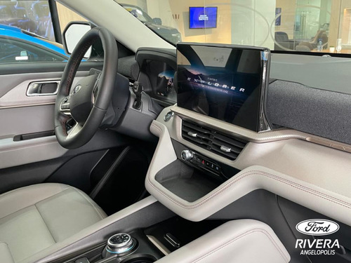Ford Explorer Active