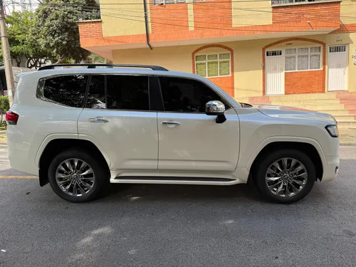 Toyota Land Cruiser 3.5 V6 Zx L300