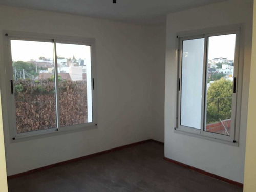 Duplex 3 Dorm Bº San Salvador Apto Banco