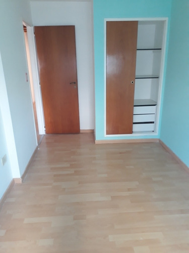 Imagen 12 de 14 de Dúplex De 4 Ambientes 2 Baños 1 Tualet , Vestidor/cochera .