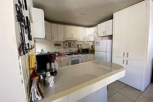 Imagen 8 de 25 de Casa En Renta A Unos Metros De Blvd. Lazaro Cardenas-villafontana