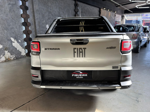 Fiat Strada 1.0 Ultra Cab. Dupla Turbo 200 Flex Aut. 4P