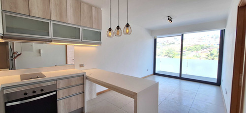 Vende, Moderno Dpto. En Edificio Boulevard (72748)