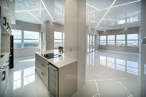 Departamento  En Venta En Aventura, Miami, Florida