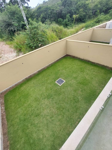 Townhouse En Cumbres De Guataparo