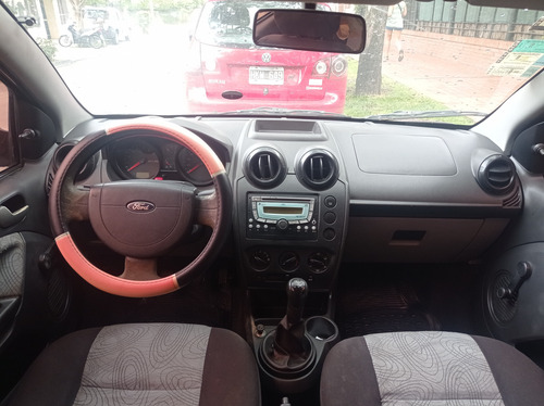 Ford Fiesta Max Full 2009 Titular