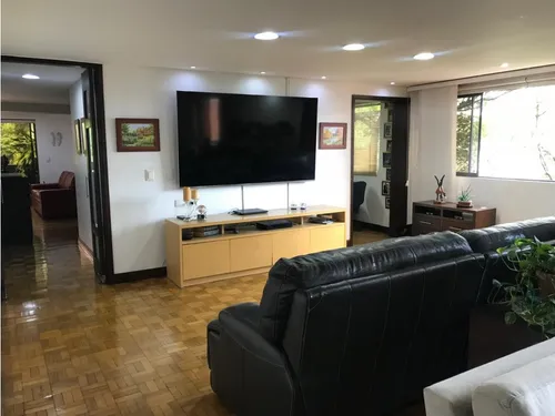 Amplio Apartamento Poblado Castropol Parte Baja