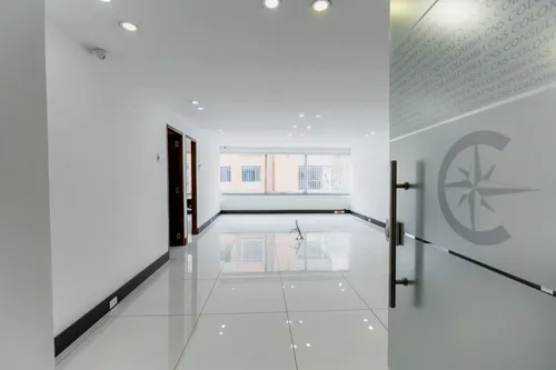 Oficina En Arriendo/venta En Chico Norte. Cod A1105065