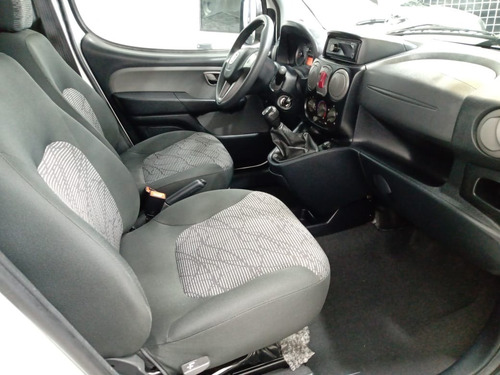 Imagem 9 de 12 de Fiat Doblô Cargo 1.8 E-torq 2021 Porta Lateral
