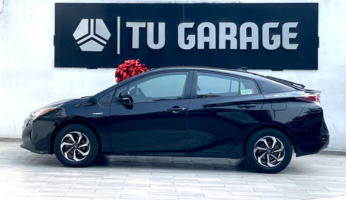 Toyota Prius 1.8 Base Cvt