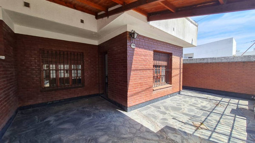 Venta De Casa De 2 Dormitorios En Tandil