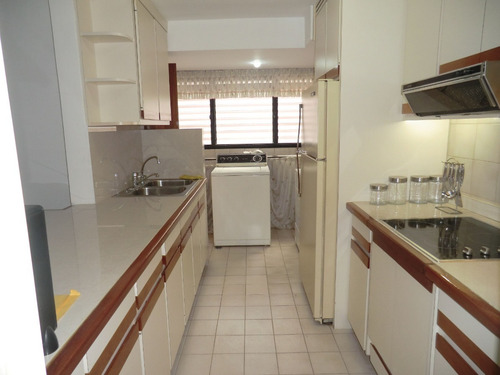 Imagen 8 de 13 de En Venta Comodo Apartamento En Los Palos Grandes Fr
