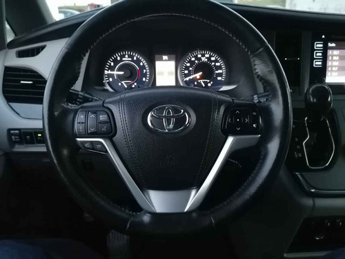 Imagen 13 de 15 de Toyota Sienna 2015 5p Xle V6/3.5 Aut Q/c Piel