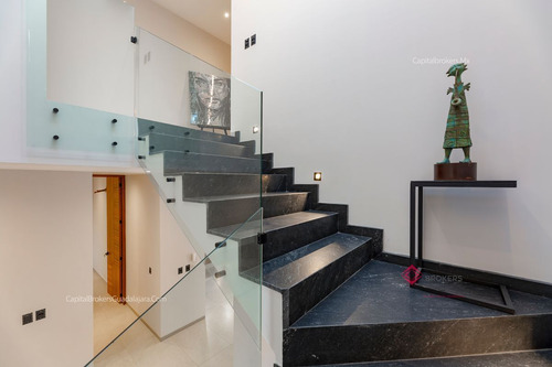 Casa Nueva De Lujo Con Sótano En Venta Villa Verona