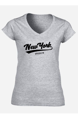 Remera Nueva York / Brooklyn Logo Mujer Escote V 