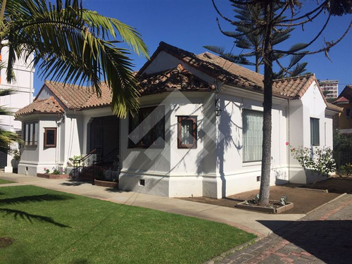 Casa En Venta De 6 Dorm. En Miraflores