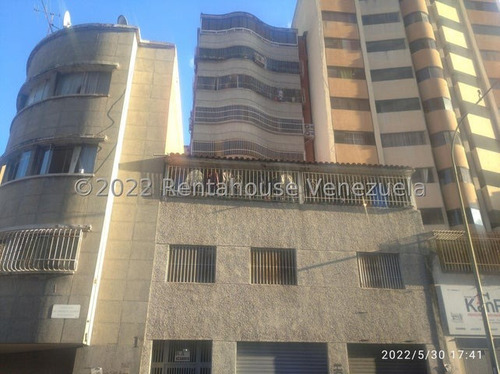 Apartamento En Venta Parroquia La Candelaria 24-4954