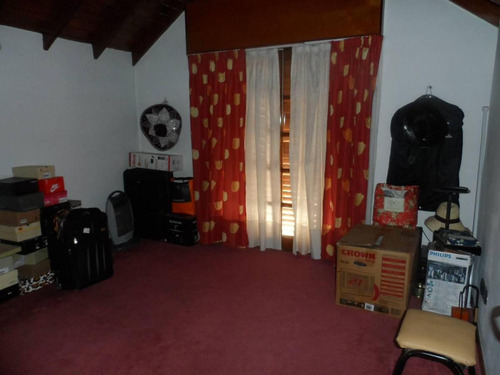 Imagen 17 de 19 de Castelar Norte, Importante Propiedad De 7 Ambientes.