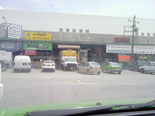 Bodega Comercial En Mercado De Abastos Poniente