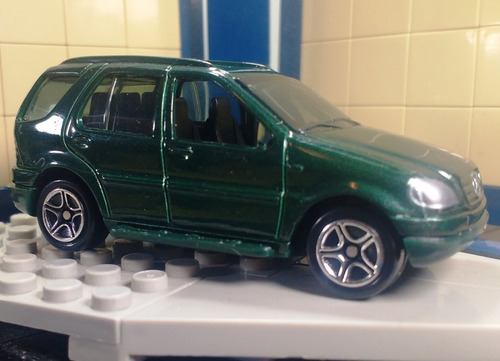 Priviet Suv Luxury Mercedes Benz Ml 430 Verde Matchbox Hw