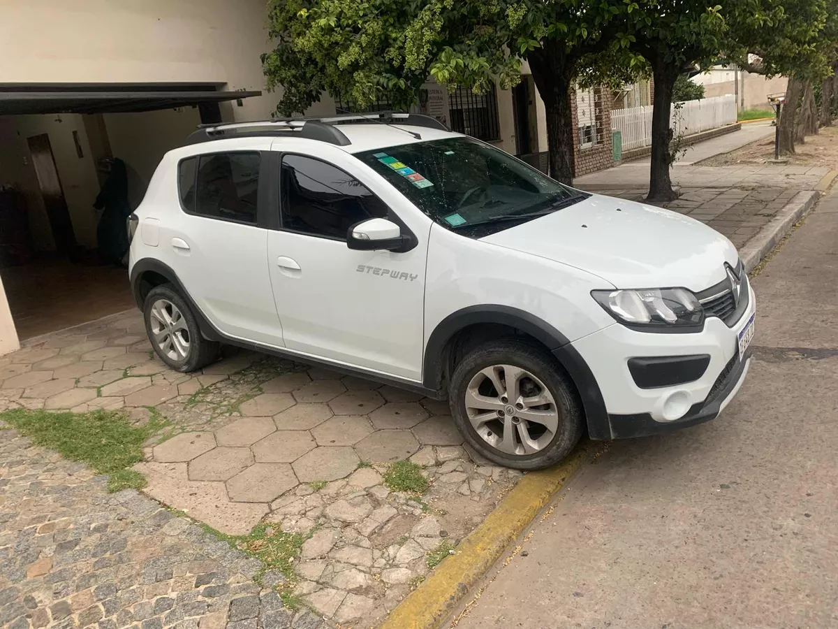 Renault Sandero Stepway 1.6 Privilege 105cv