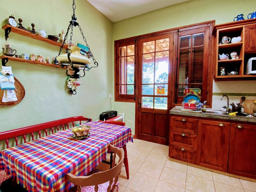 Imagen 7 de 14 de Preciosa Casa Estilo Colonial Roeado Por Verde