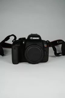 Canon Eos Rebel T7i + 18-55mm + 50mm 1.8
