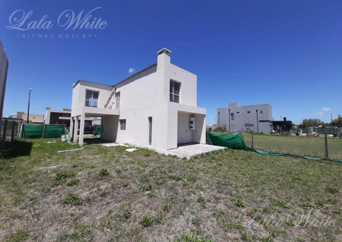 Imagen 16 de 20 de Alquiler Anual/venta - Casa En Laguna Azul