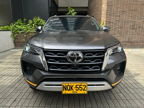 Toyota Fortuner 2.4 Diésel Srv 4X2