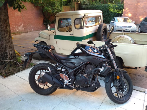Yamaha Mt 03, Negra.
