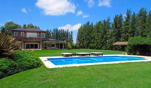 Venta Campo De 58hs Con Casco Moderno En Lobos