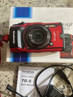 Olympus Tough Tg-5 Sumergible Roja Usada