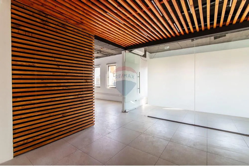 Of. Planta Libre 104,64 Mts2 Metro P. De Valdivia