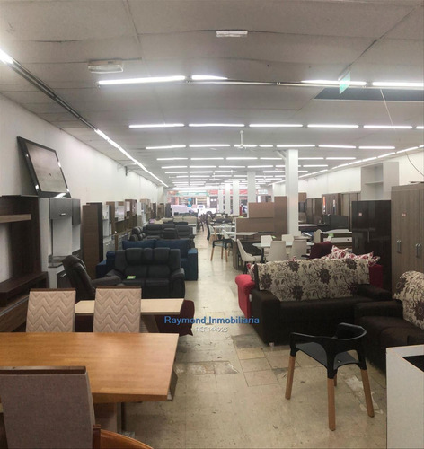Local Comercial De 646 M2 En Villa Muñoz
