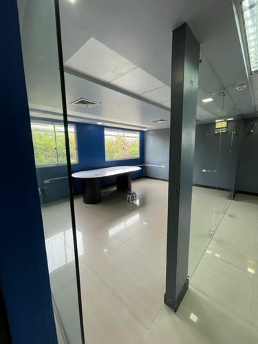Cliente Alquiler De Galpón En Guacara (sc)