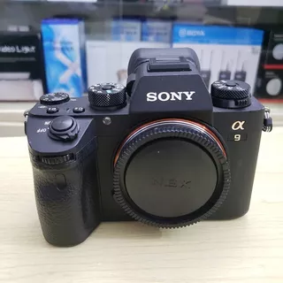 Sony Alpha A9 Mirrorless 24.2 Megapixels, + 85mm F1.8 Lens