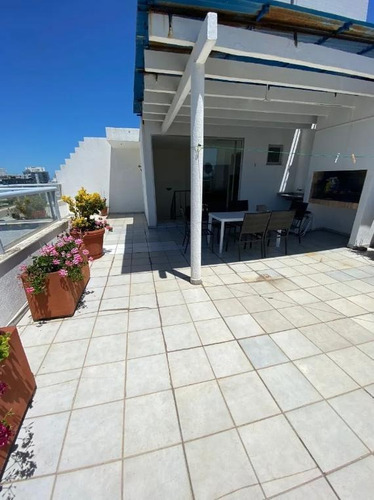 Imagen 19 de 21 de Penthouse A Pocos Metros Del Mar Con Terraza Y Parrillero Propio