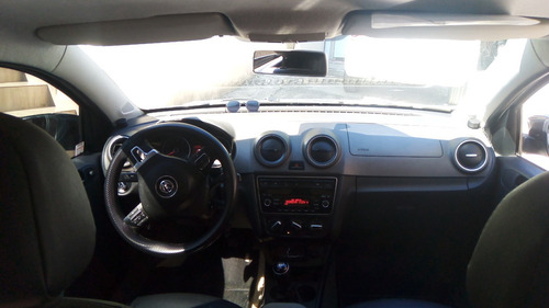 Imagem 11 de 14 de Volkswagen Voyage 1.6 Msi Highline Total Flex I-motion 4p