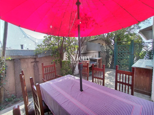 Casa En Venta De 5 Dormitorios En Subida Labarca Concón