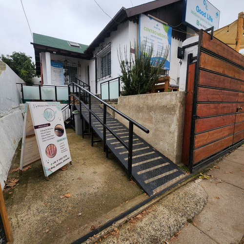 Casa En Arriendo Comercial Con 6 Oficinas 3 Baños Quilpue